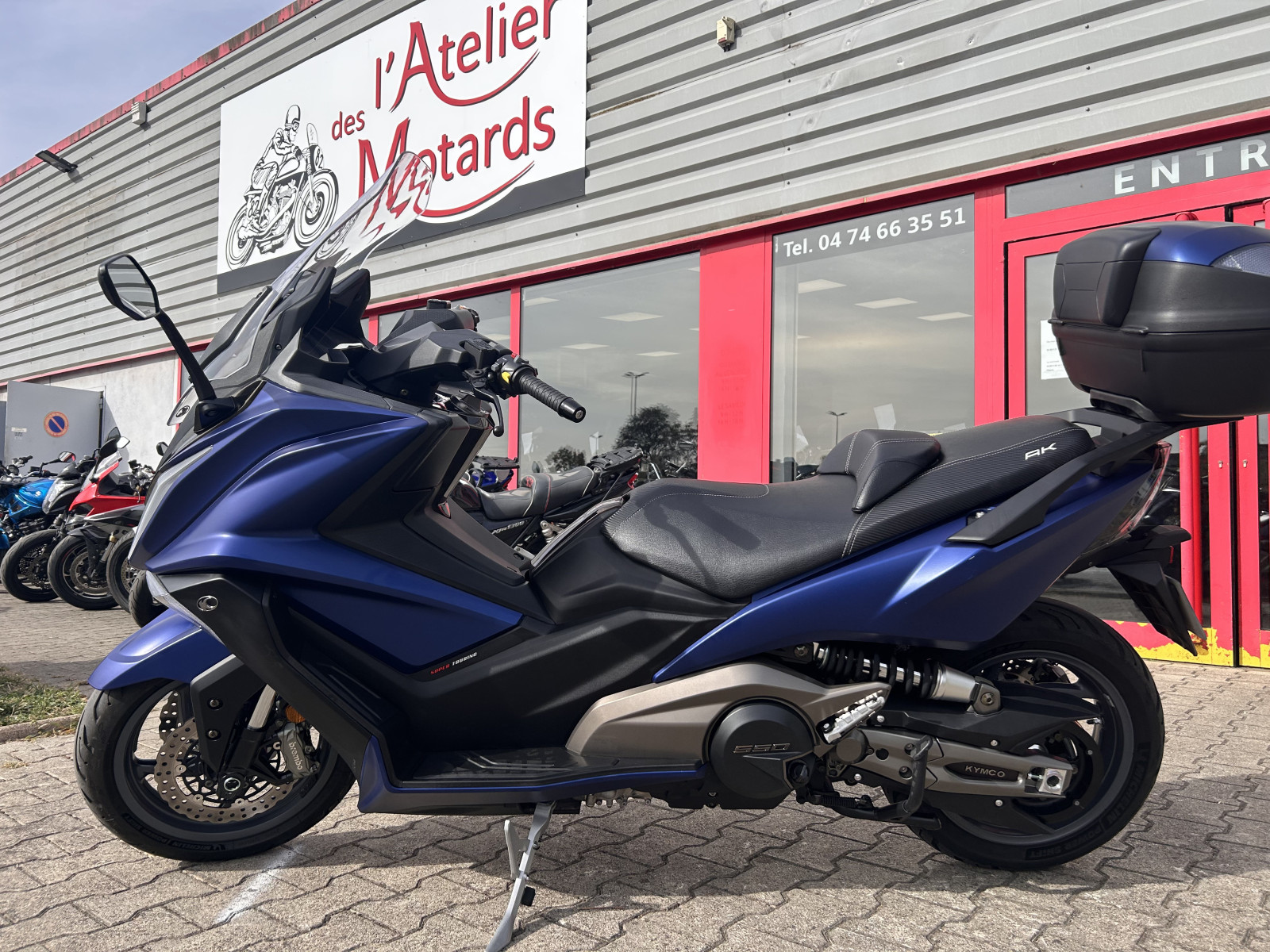 
                                                Moto - Scooter
                                                 KYMCO AK 550 – VERSION TOURING – BLEU MAT – 10 160 KM – GARANTIE 3 MOIS 2021
