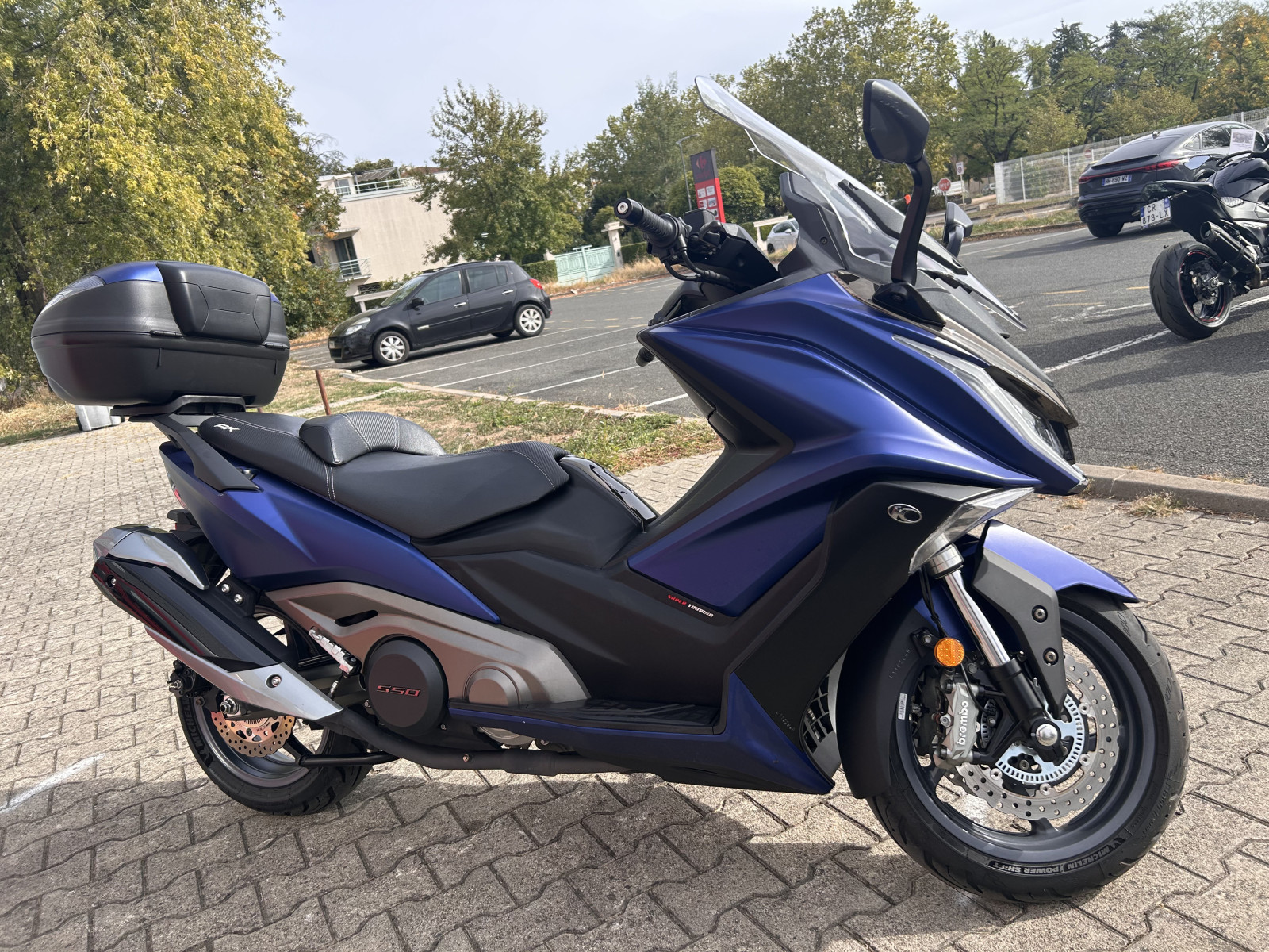 
                                                Moto - Scooter
                                                 KYMCO AK 550 – VERSION TOURING – BLEU MAT – 10 160 KM – GARANTIE 3 MOIS 2021