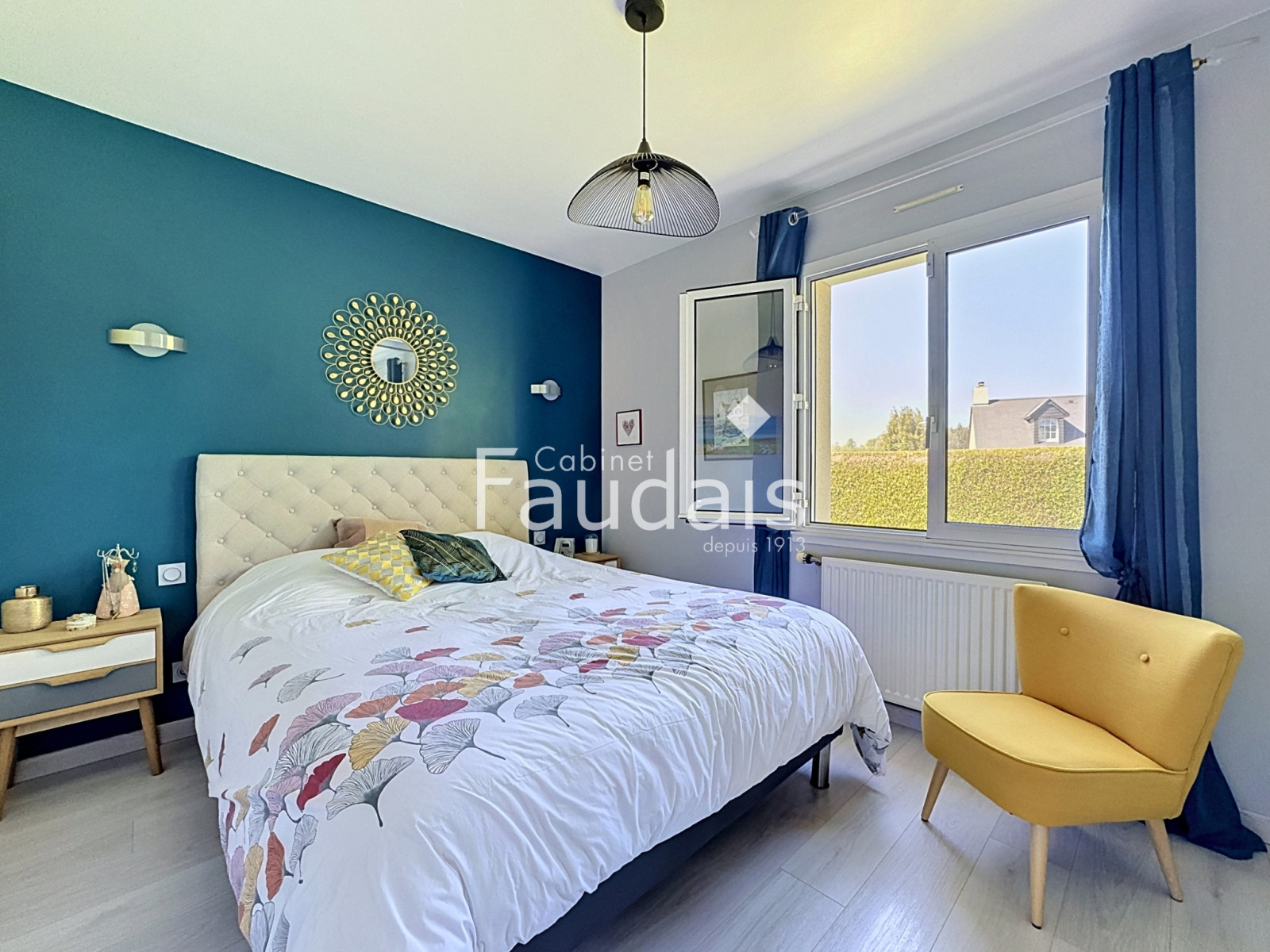 
                                                Vente
                                                 La BARRE de SEMILLY Maison avec vie de plain pied et jardin 