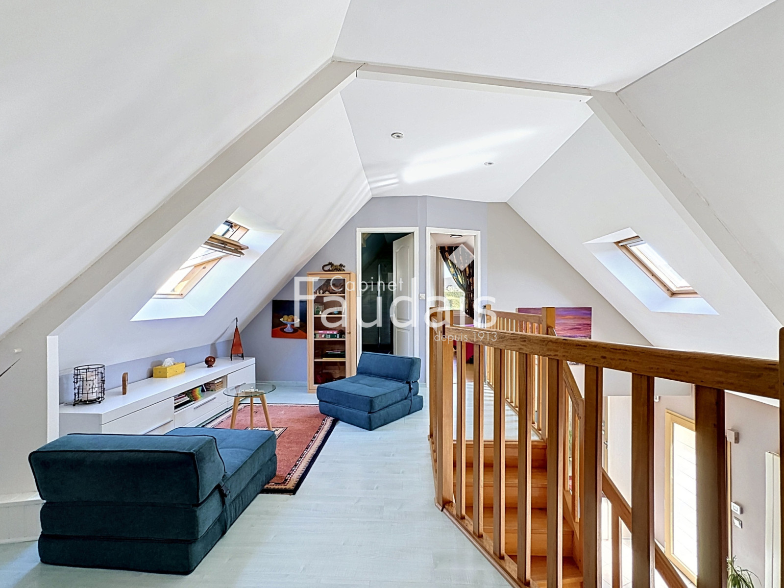 
                                                Vente
                                                 La BARRE de SEMILLY Maison avec vie de plain pied et jardin 