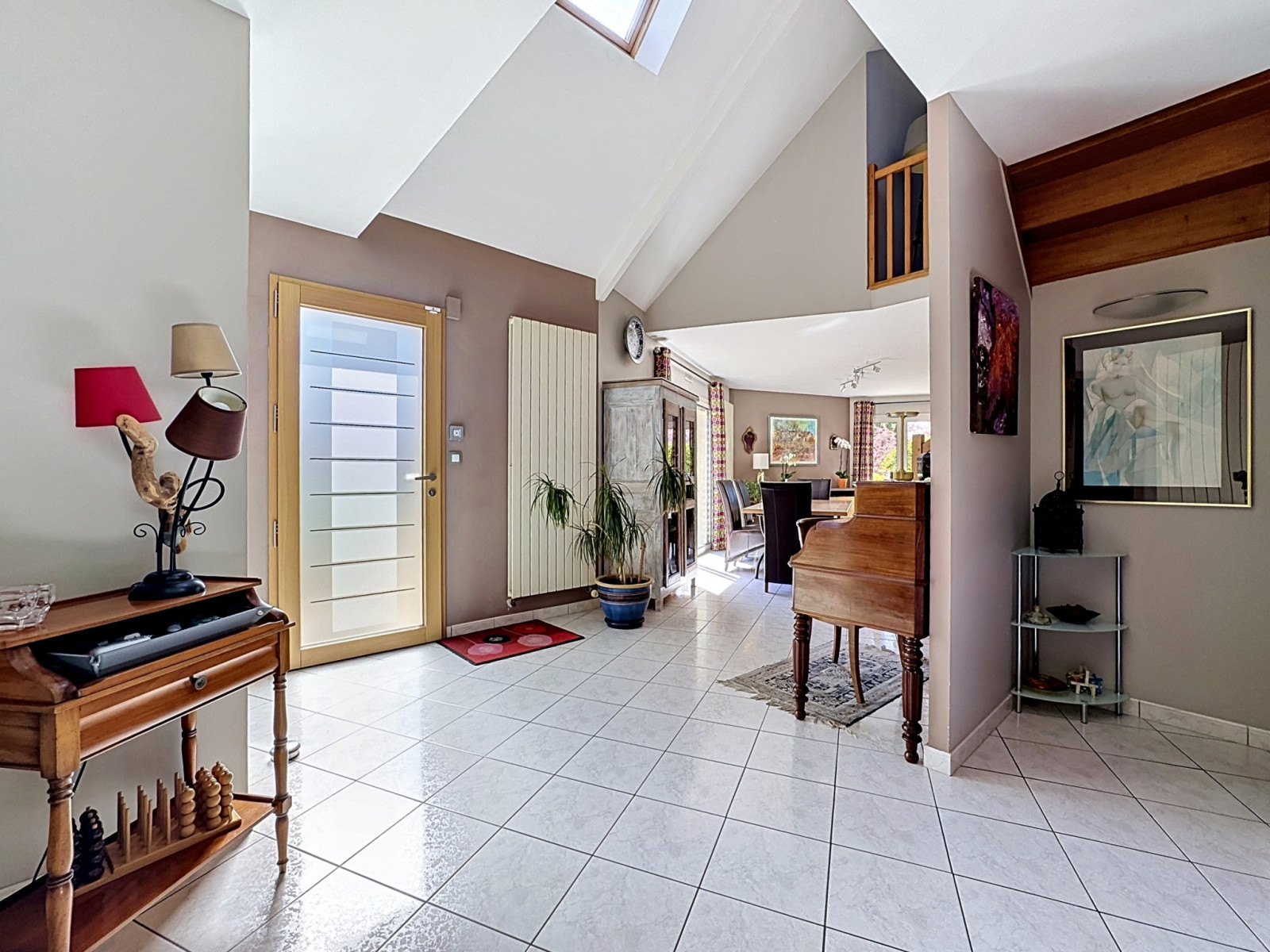 
                                                Vente
                                                 La BARRE de SEMILLY Maison avec vie de plain pied et jardin 