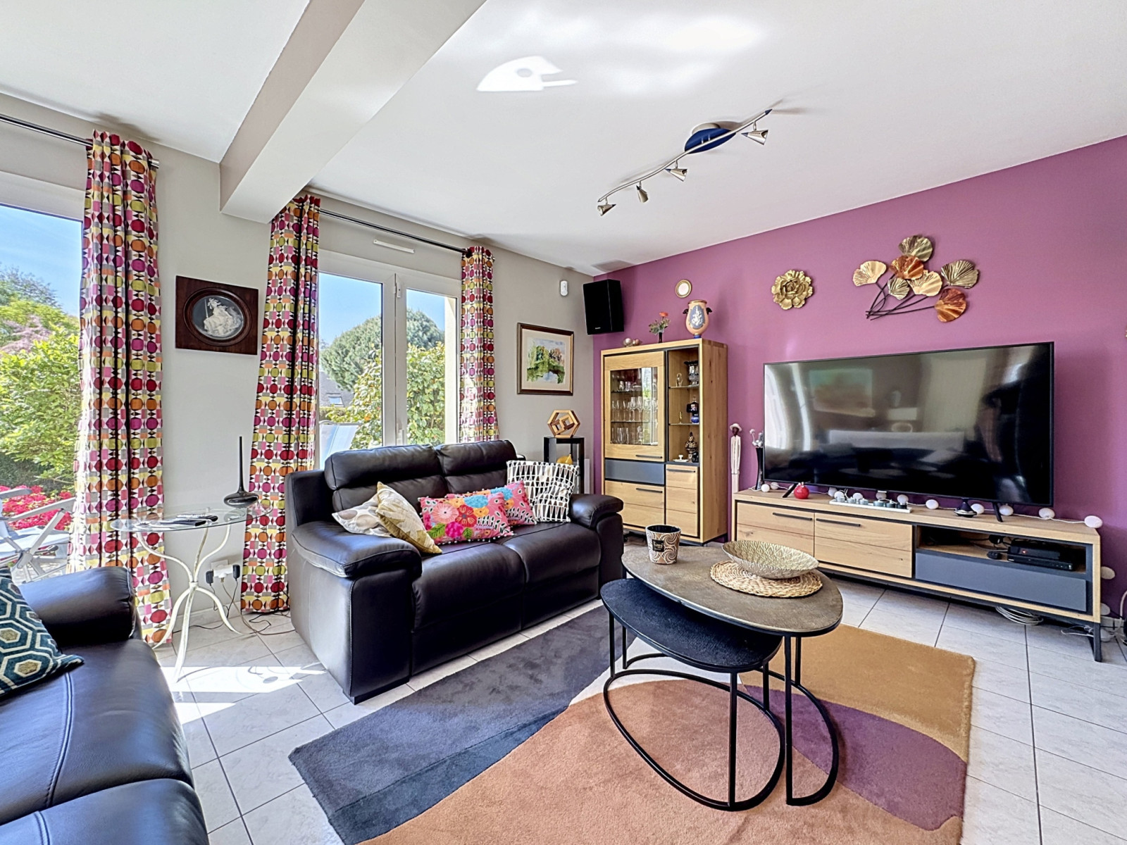 
                                                Vente
                                                 La BARRE de SEMILLY Maison avec vie de plain pied et jardin 