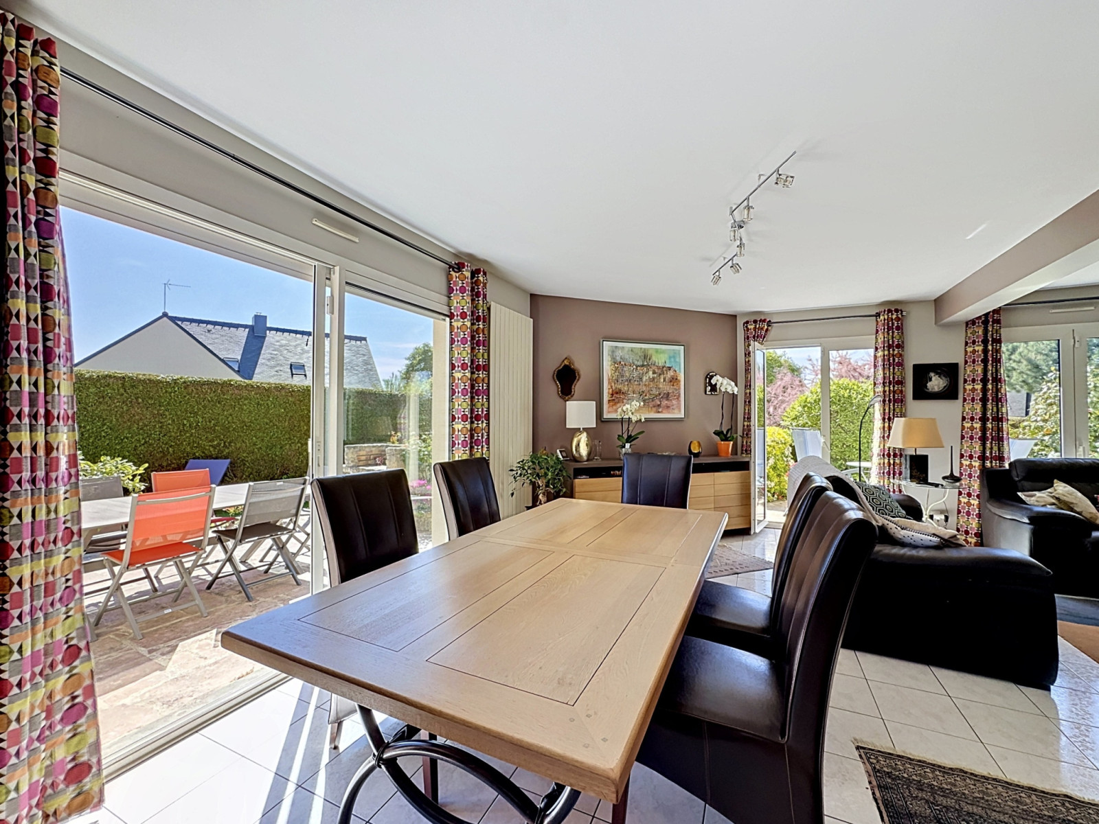 
                                                Vente
                                                 La BARRE de SEMILLY Maison avec vie de plain pied et jardin 