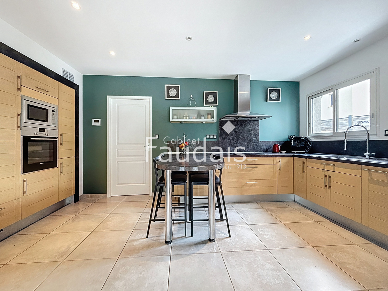 
                                                Vente
                                                 LA BARRE DE SEMILLY Maison contemporaine de 173m2 avec VIE D