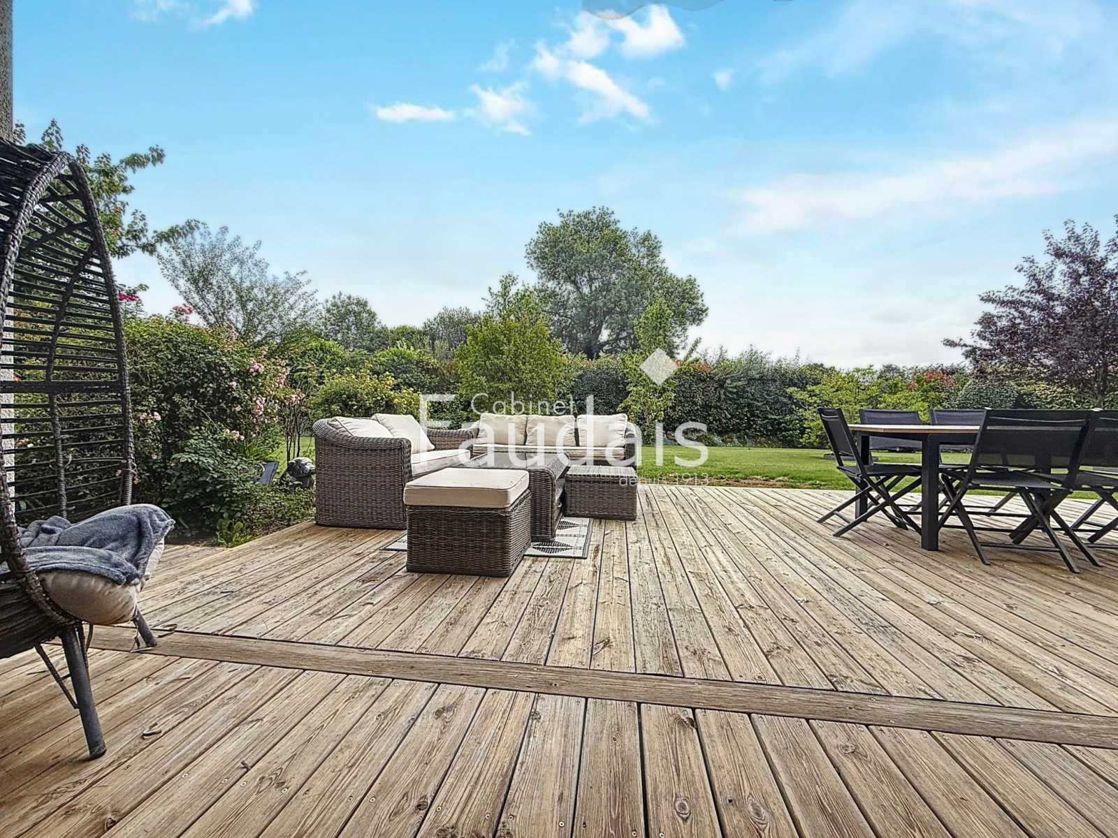 
                                                Vente
                                                 LA BARRE DE SEMILLY Maison contemporaine de 173m2 avec VIE D