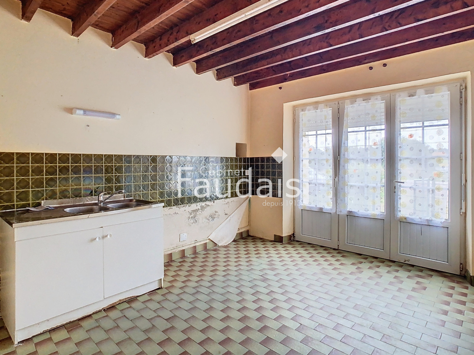 
                                                Vente
                                                 LA BARRE DE SEMILLY, Maison de 95m2