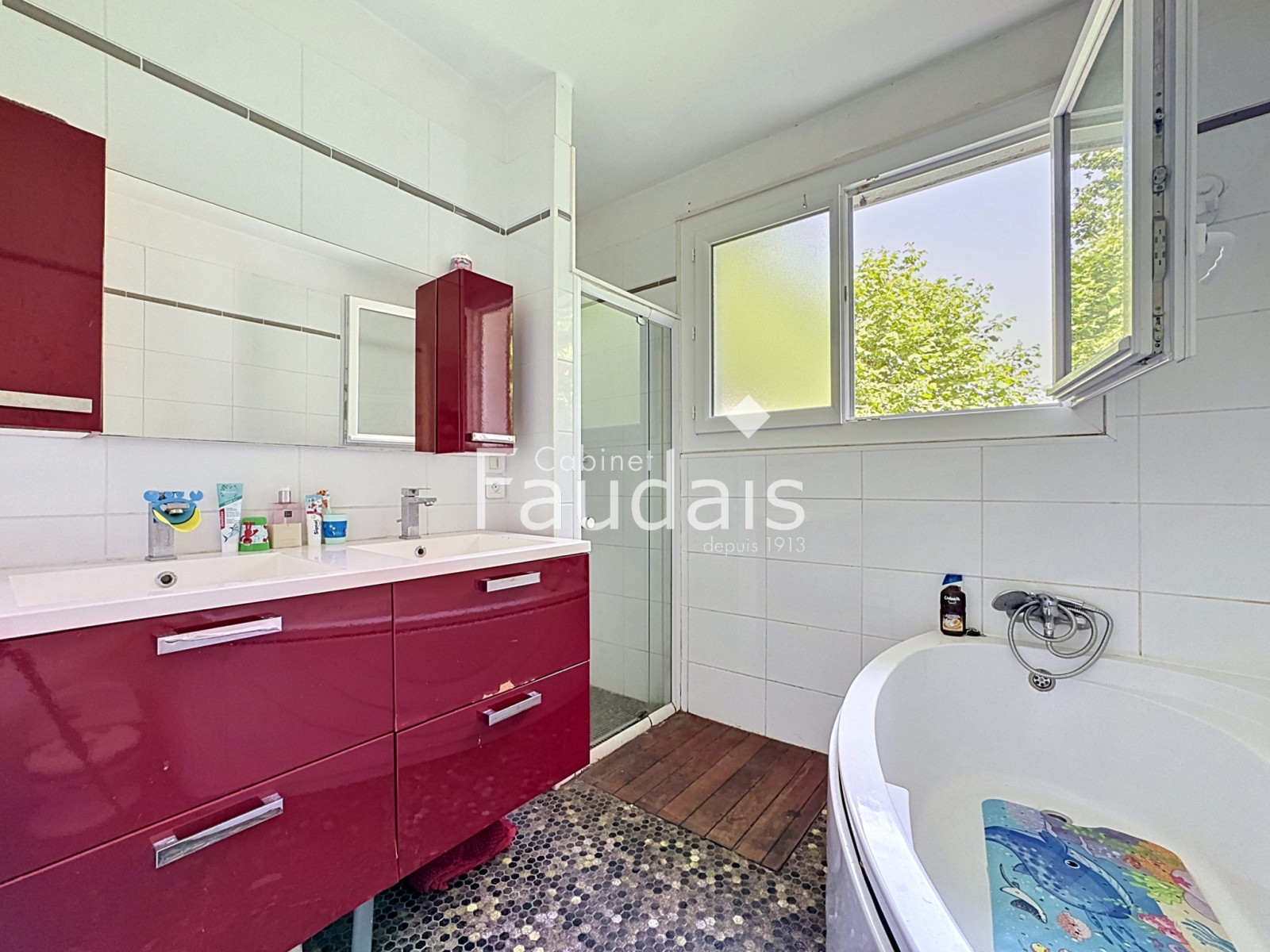 
                                                Vente
                                                 La Barre de Semily maison familiale 140M2