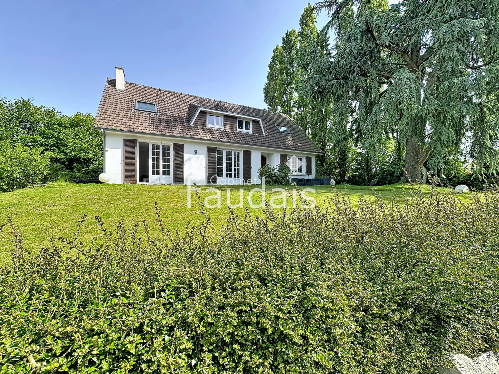 
                                                Vente
                                                 La Barre de Semily maison familiale 140M2
