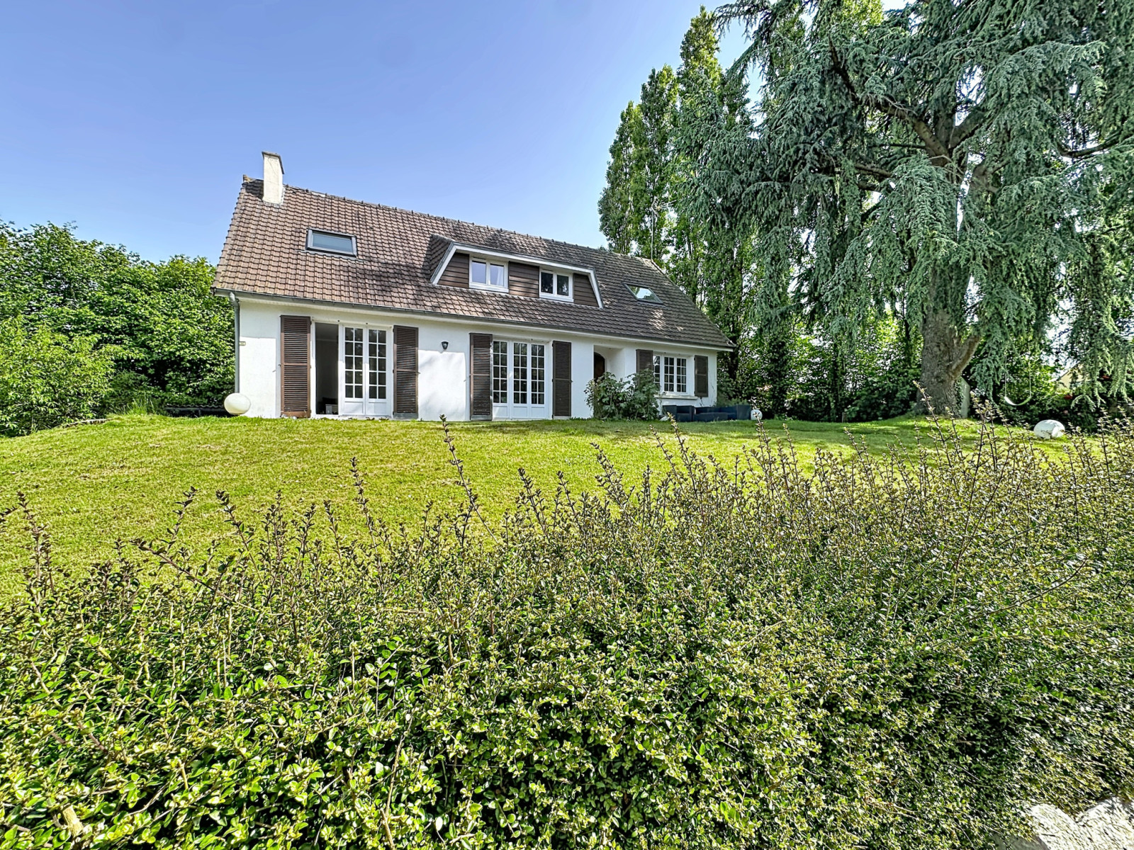 
                                                Vente
                                                 La Barre de Semily maison familiale 140M2