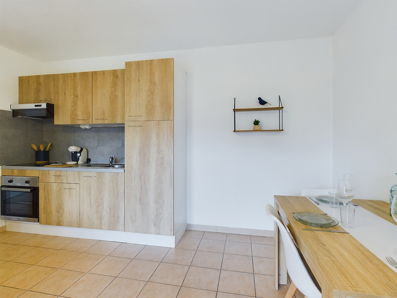 
                                                Location
                                                 La coloc de la belle de mai