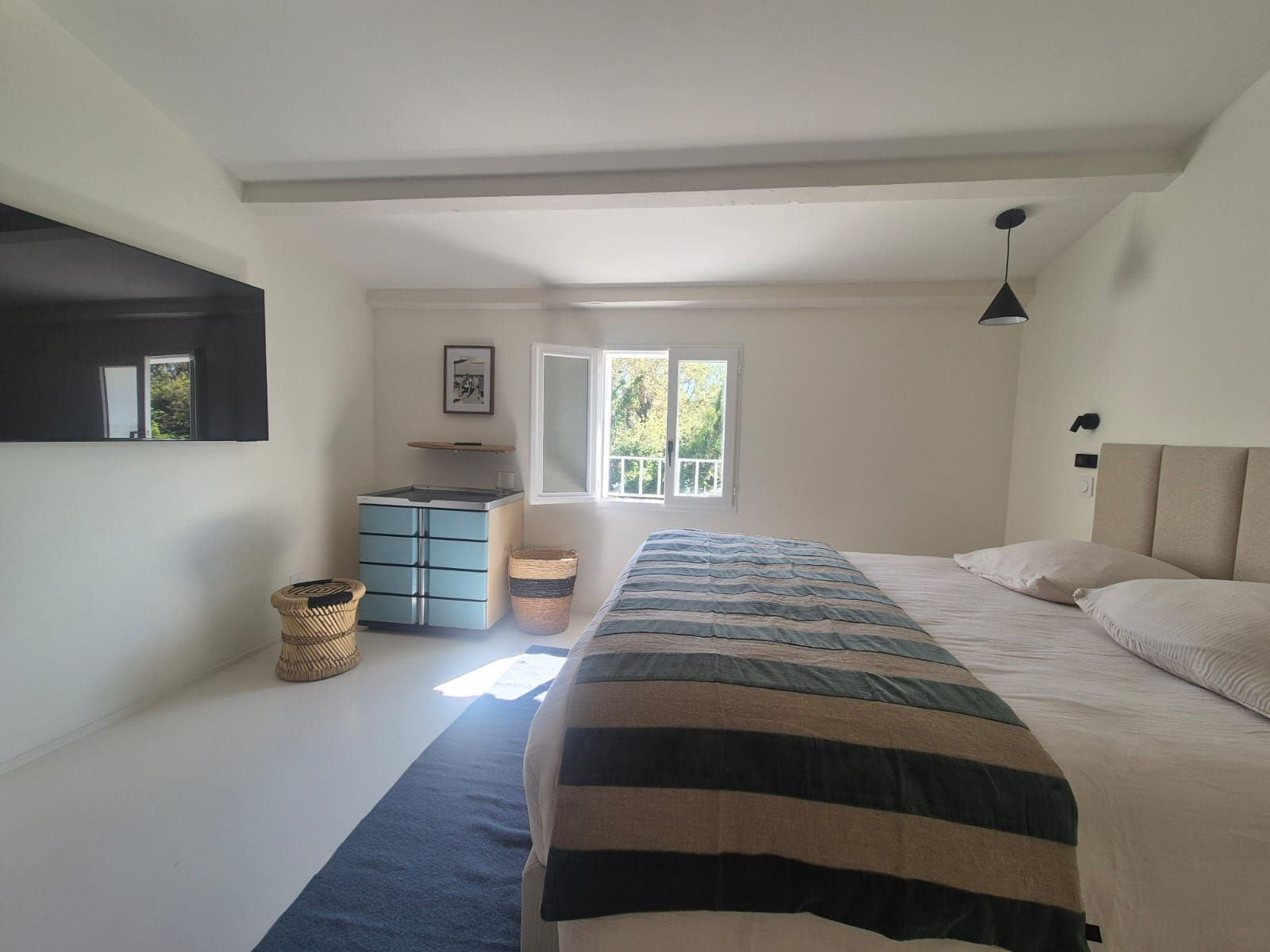 
                                                Location
                                                 LA MAISON DU PETIT PORT. Entièrement rénovée en 2025. A 8mn de St Tropez ! (loyer tout inclus)