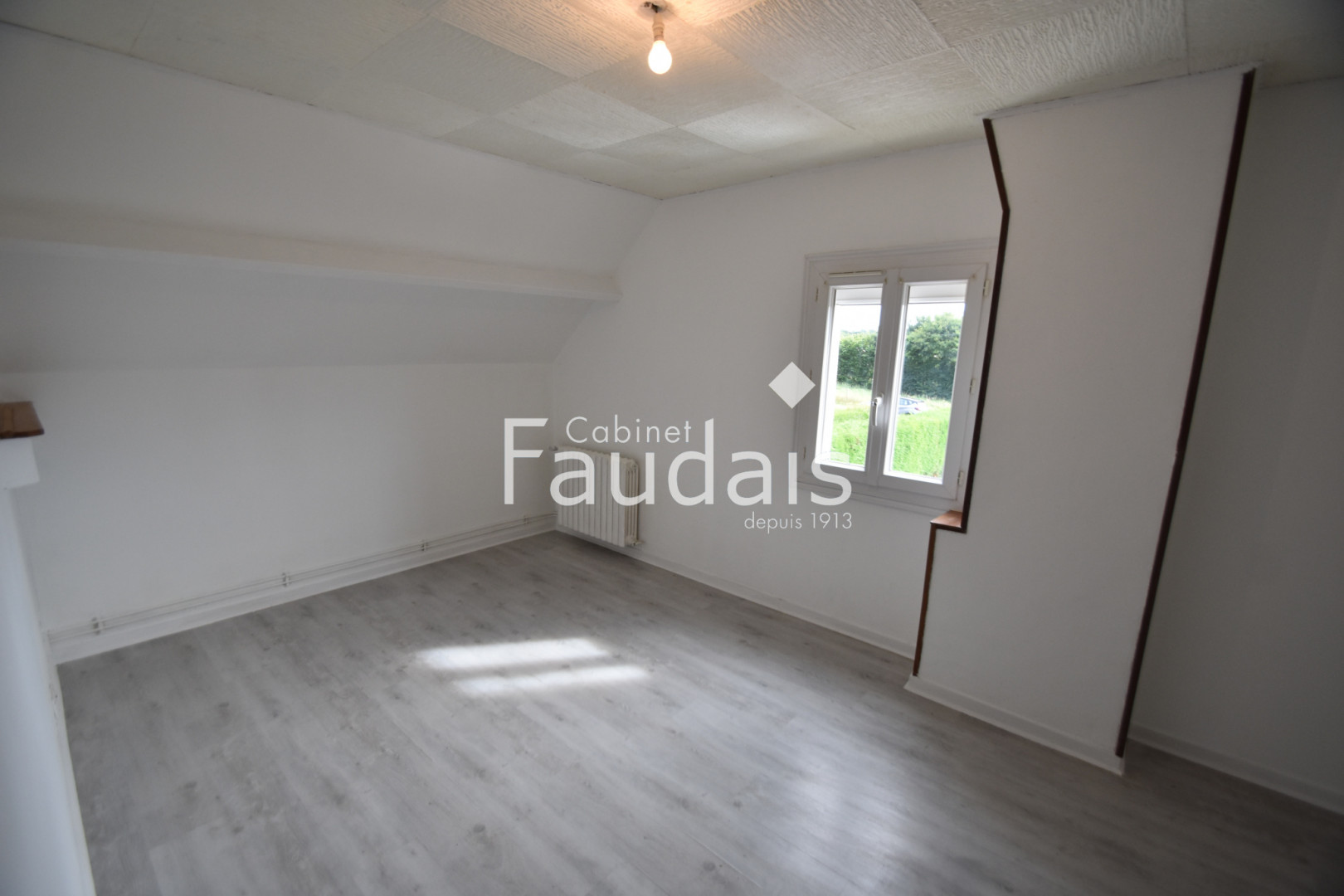 
                                                Location
                                                 LA MEAUFFE