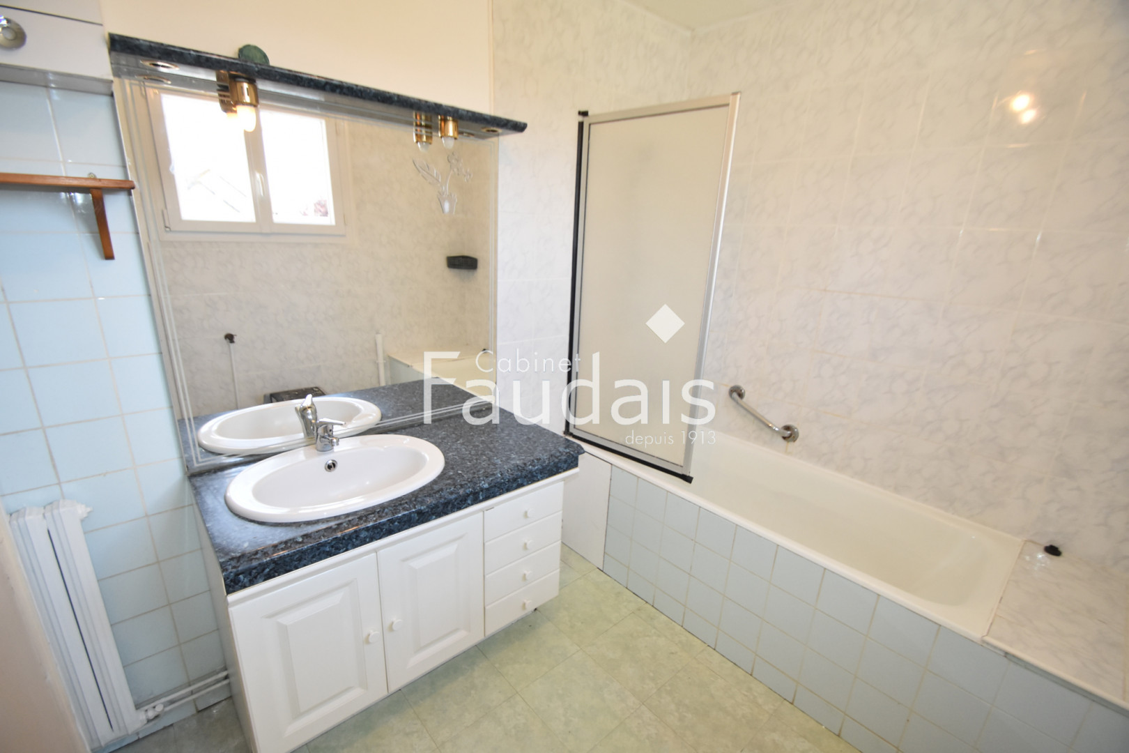 
                                                Location
                                                 LA MEAUFFE
