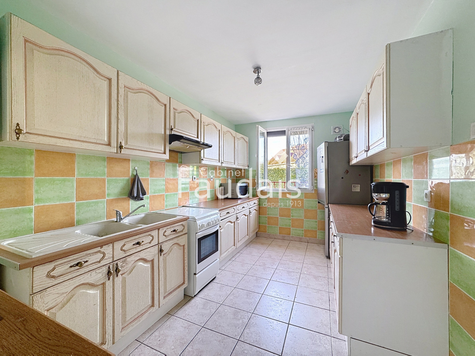 
                                                Vente
                                                 La Meauffe, maison avec vie de plain pied 88 m2 707 m2 de te