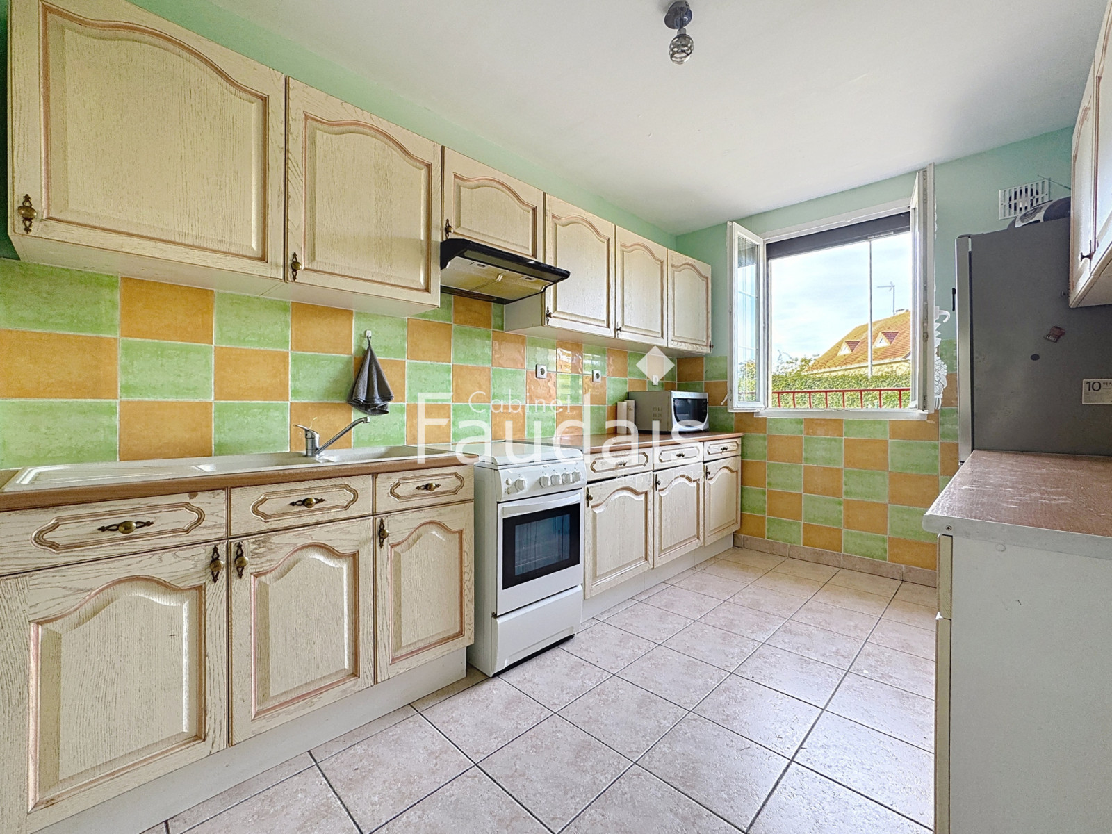 
                                                Vente
                                                 La Meauffe, maison avec vie de plain pied 88 m2 707 m2 de te