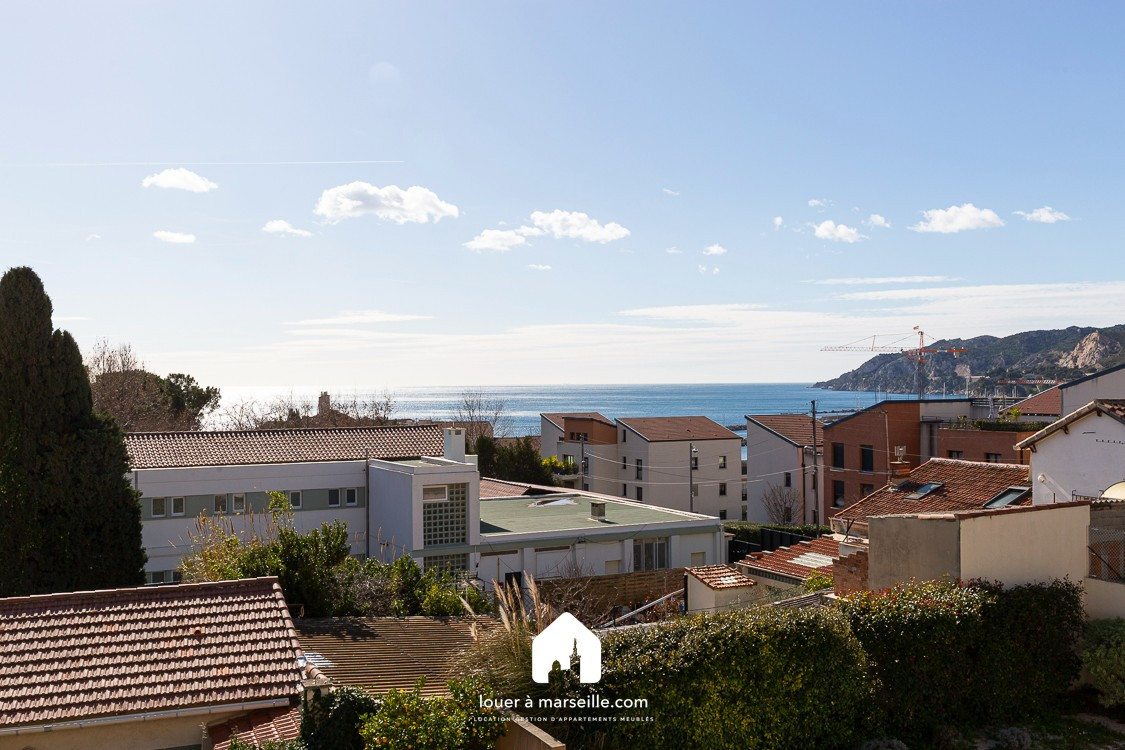 
                                                Location
                                                 La mer calme