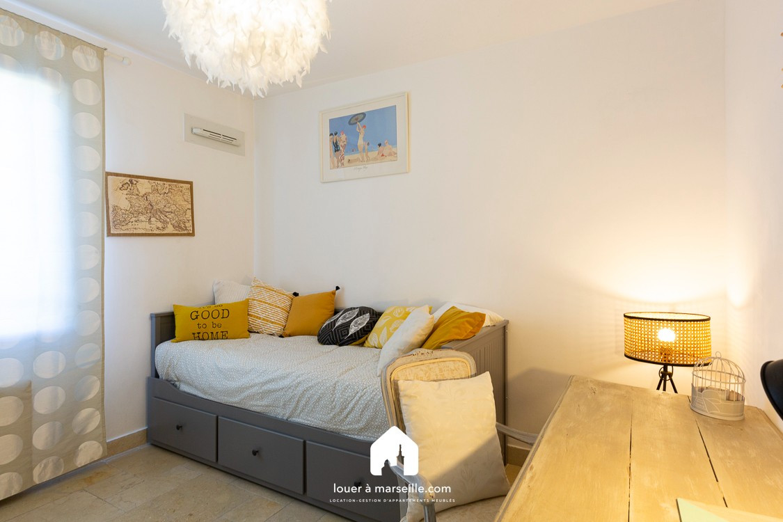 
                                                Location
                                                 La mer calme