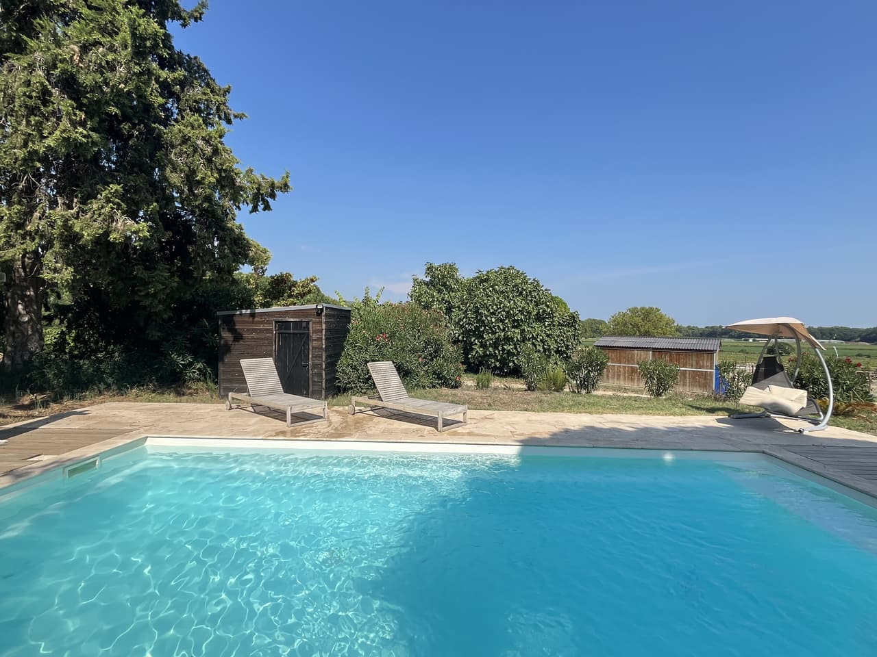 
                                                Vente
                                                 La Motte - Villa 210m2 env. 6 pièce(s) sur terrain plat d'un hectare env. 6 Box à chevaux Piscine Belle vue
