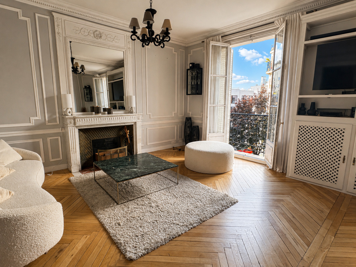
                                                Location
                                                 La Muette – Élégant appartement de caractère