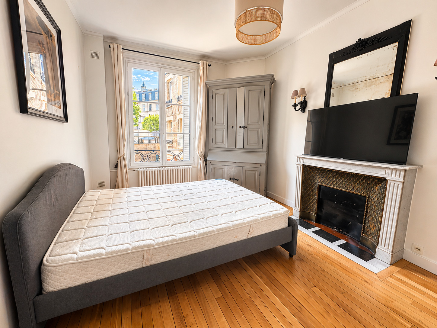 
                                                Location
                                                 La Muette – Élégant appartement de caractère