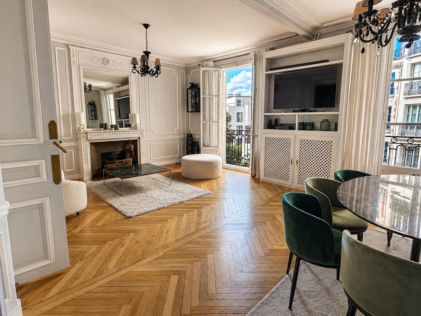 
                                                Location
                                                 La Muette – Élégant appartement de caractère