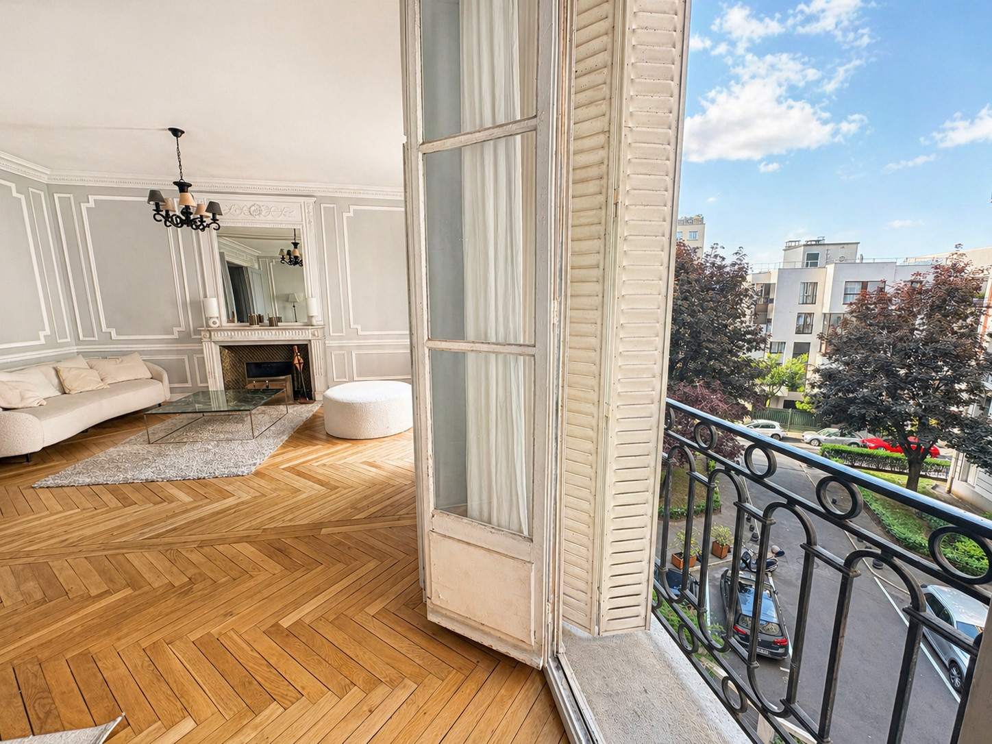 
                                                Location
                                                 La Muette – Élégant appartement de caractère