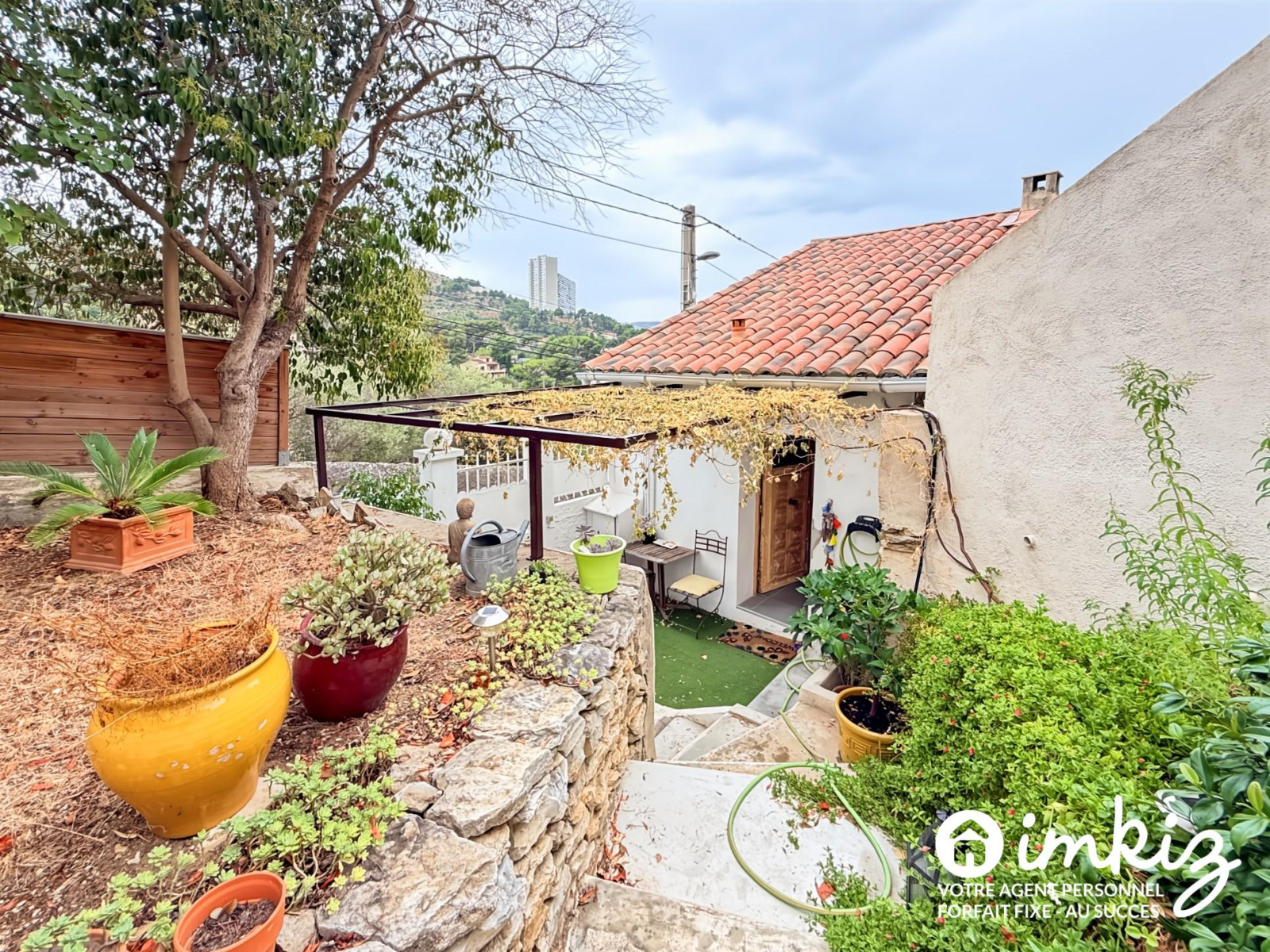 
                                                Vente
                                                 La Panouse - Maison T3 - Jardin