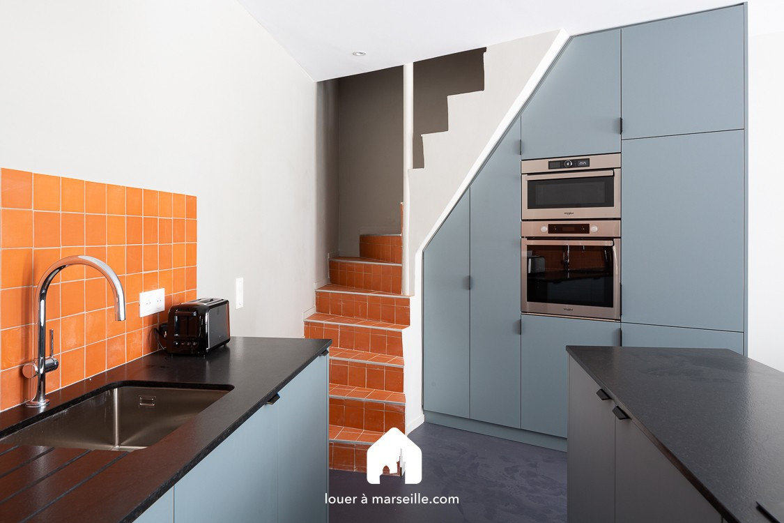 
                                                Location
                                                 La Petite Madeleine