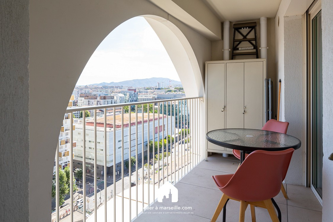 
                                                Location
                                                 La Porte Bleue