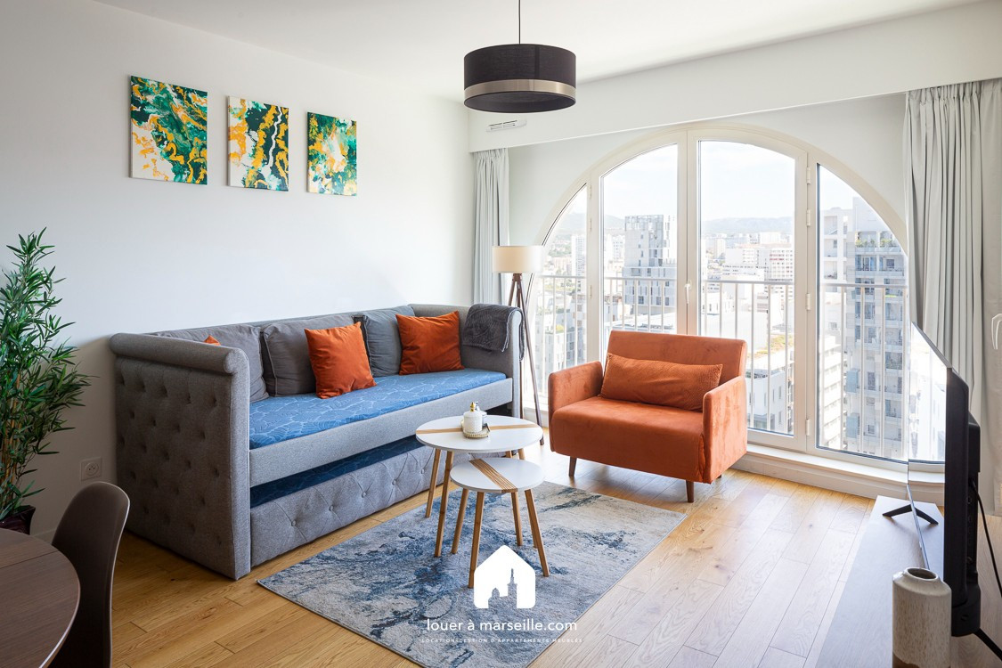 
                                                Location
                                                 La Porte Bleue