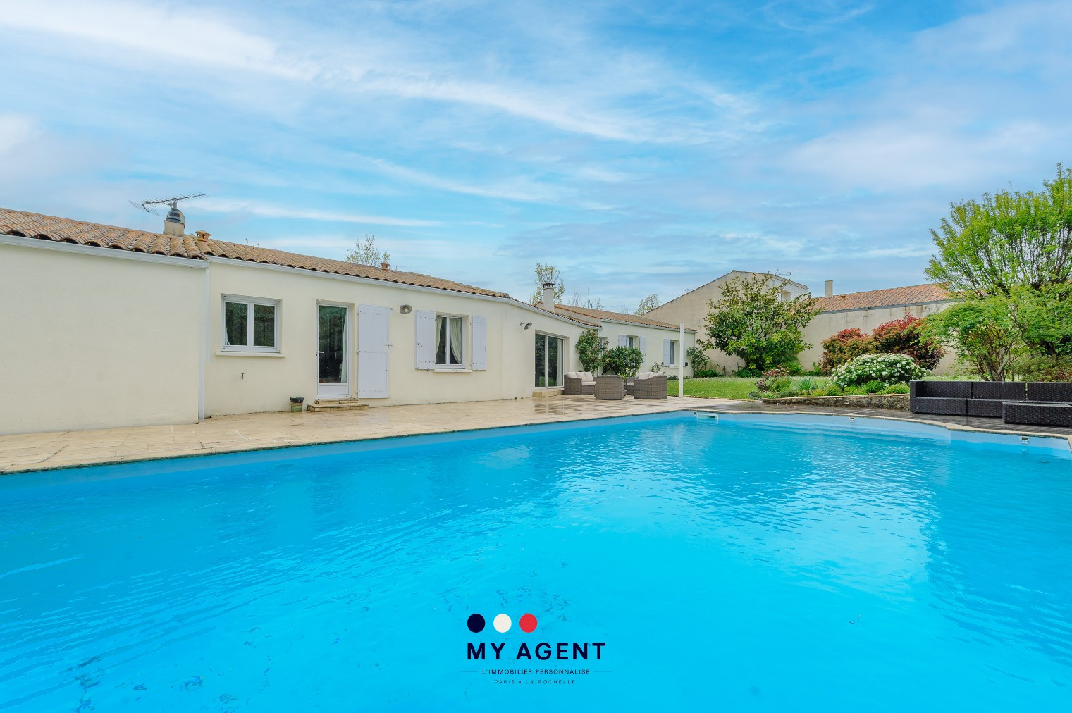 
                                                Vente
                                                 La Rochelle – à deux pas, maison au calme absolu