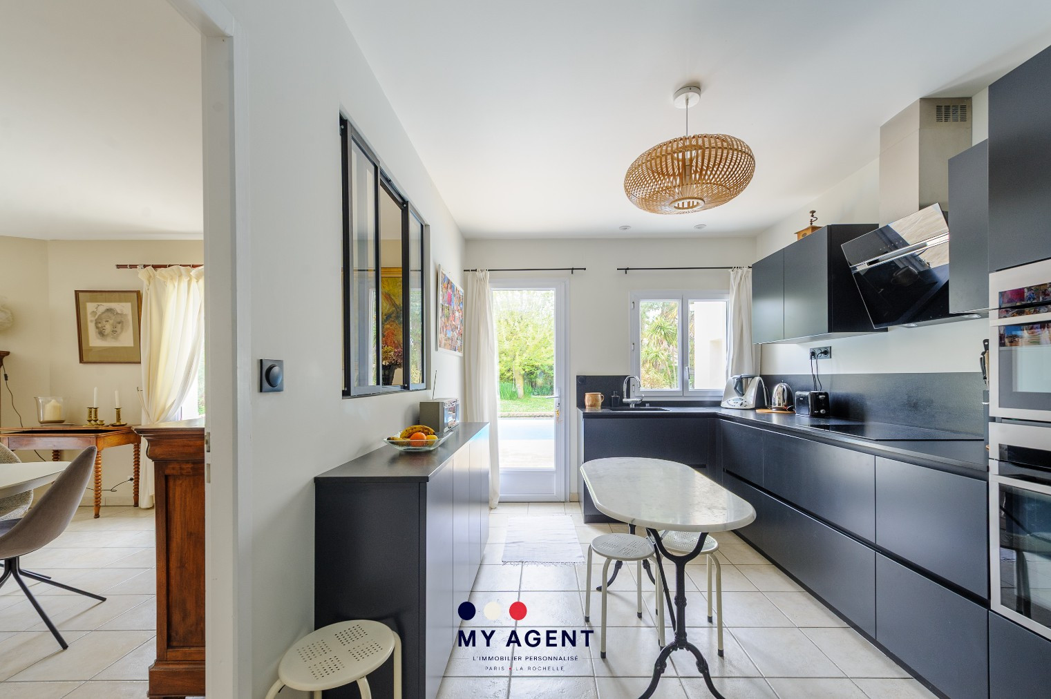 
                                                Vente
                                                 La Rochelle – à deux pas, maison au calme absolu