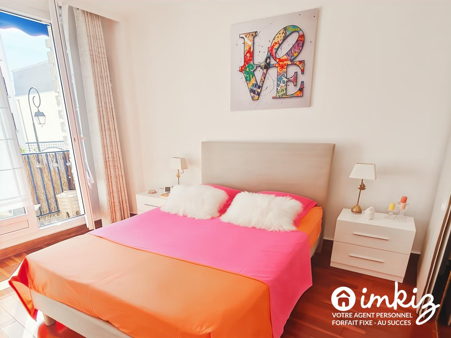 
                                                Vente
                                                 La Varenne-St-Hilaire- 74m2 traversant séjour 30m2