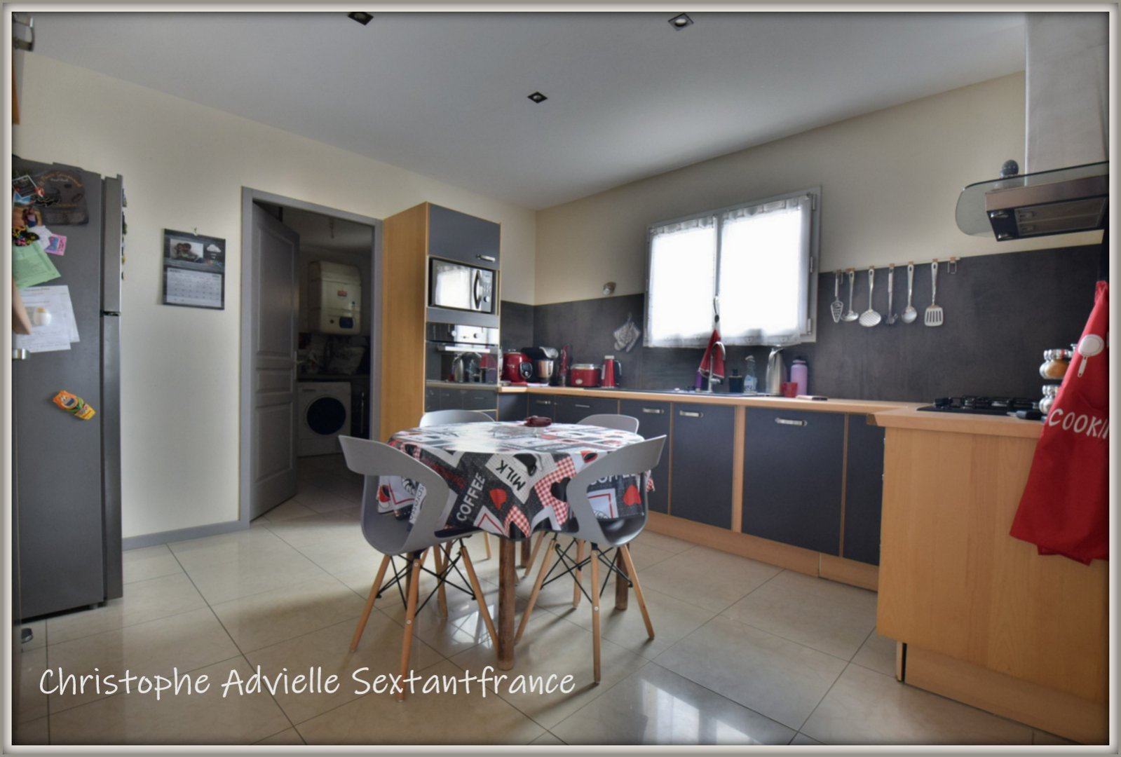 
                                                Vente
                                                 Lalinde proche ,maison plain pied 4 chambres 120 M2 plus bureau et garage sur 4 000 M2 