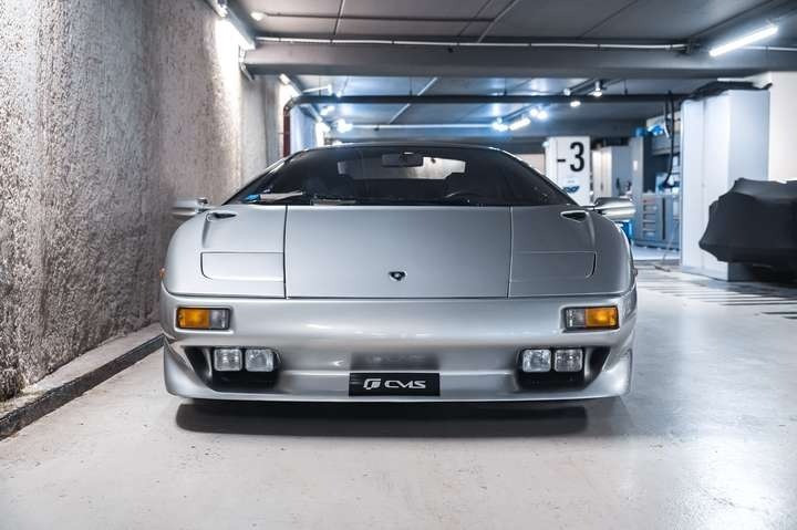 
                                                Voiture
                                                 Lamborghini Diablo VT (4x4) V12 5.7 492