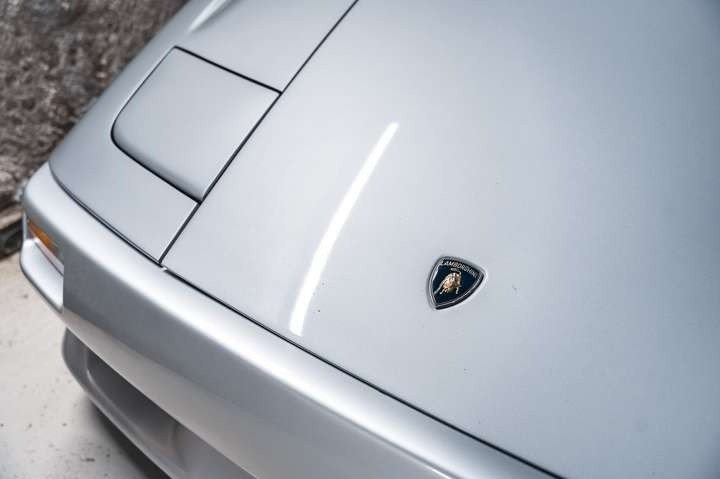 
                                                Voiture
                                                 Lamborghini Diablo VT (4x4) V12 5.7 492