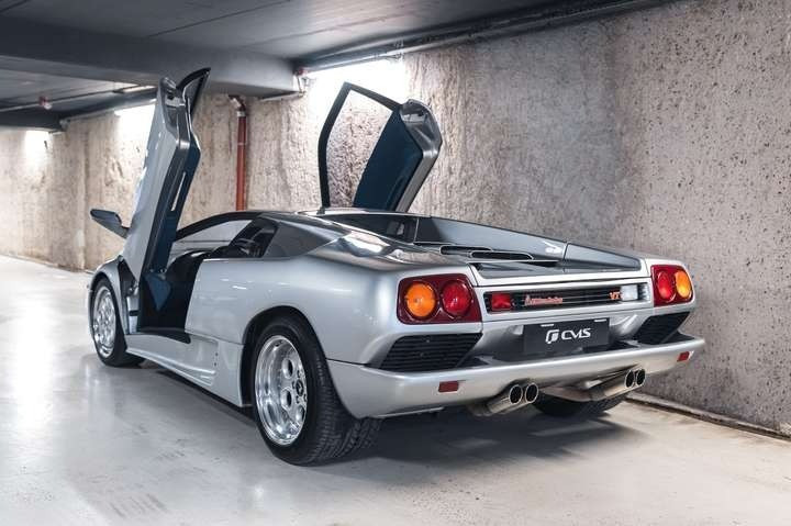 
                                                Voiture
                                                 Lamborghini Diablo VT (4x4) V12 5.7 492