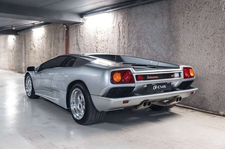 
                                                Voiture
                                                 Lamborghini Diablo VT (4x4) V12 5.7 492