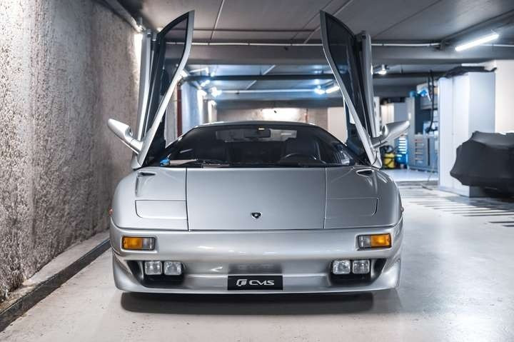 
                                                Voiture
                                                 Lamborghini Diablo VT (4x4) V12 5.7 492