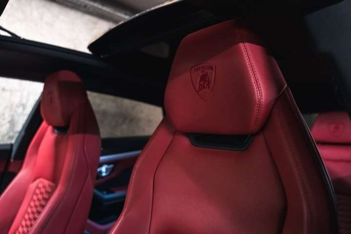 
                                                Voiture
                                                 Lamborghini Urus 4.0 V8 650 ch BVA8