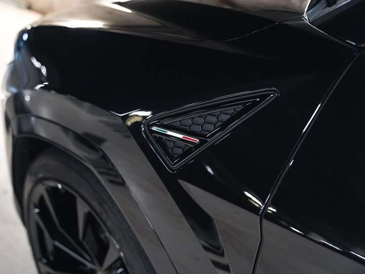 
                                                Voiture
                                                 Lamborghini Urus 4.0 V8 650 ch BVA8