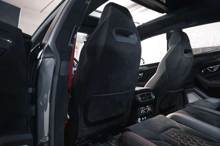 
                                                Voiture
                                                 Lamborghini Urus Performante 60th Anniversary