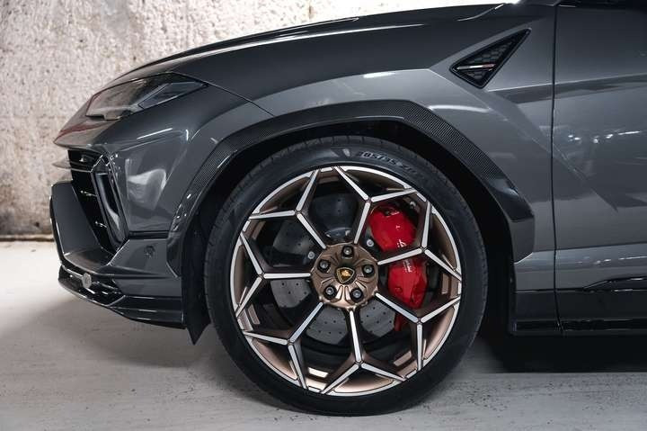 
                                                Voiture
                                                 Lamborghini Urus Performante 60th Anniversary