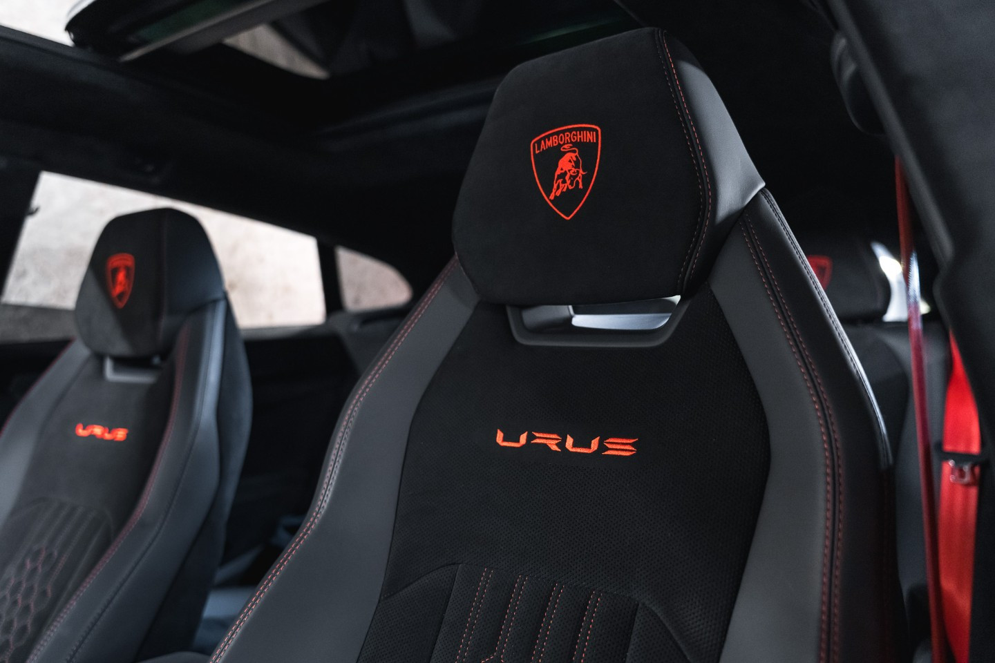 
                                                Voiture
                                                 Lamborghini Urus Performante 60th Anniversary