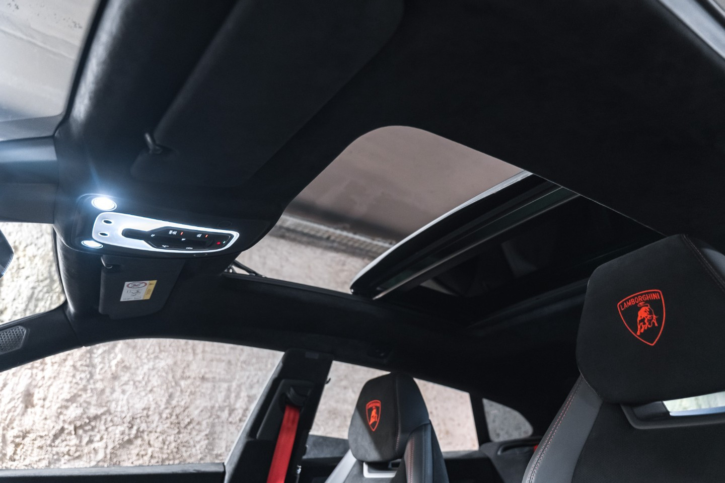 
                                                Voiture
                                                 Lamborghini Urus Performante 60th Anniversary