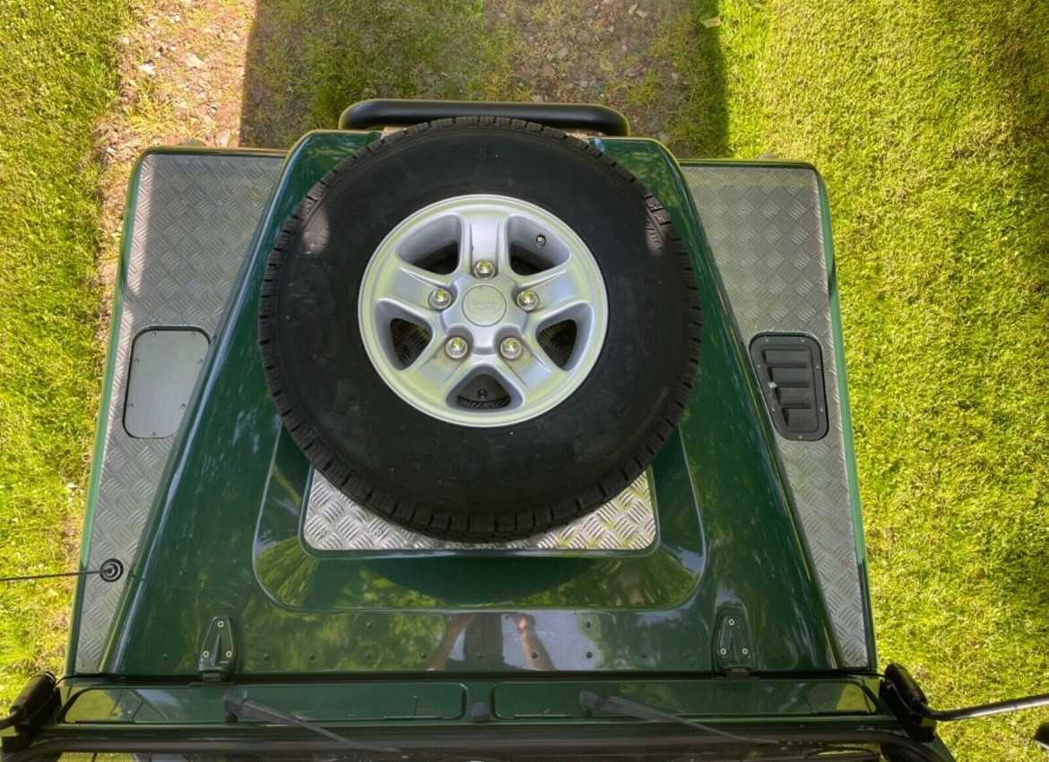 
                                                Voiture
                                                 Land Rover Defender 130 TDI 5 pick-up