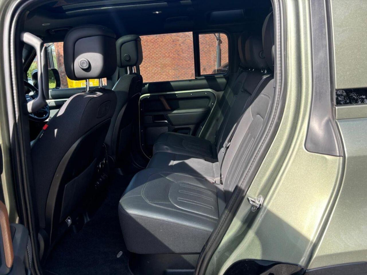 
                                                Voiture
                                                 Land Rover Defender 3.0 P400 MHEV X SUV 5dr Petrol Auto 4WD Euro 6 (s/s) (400 ps)