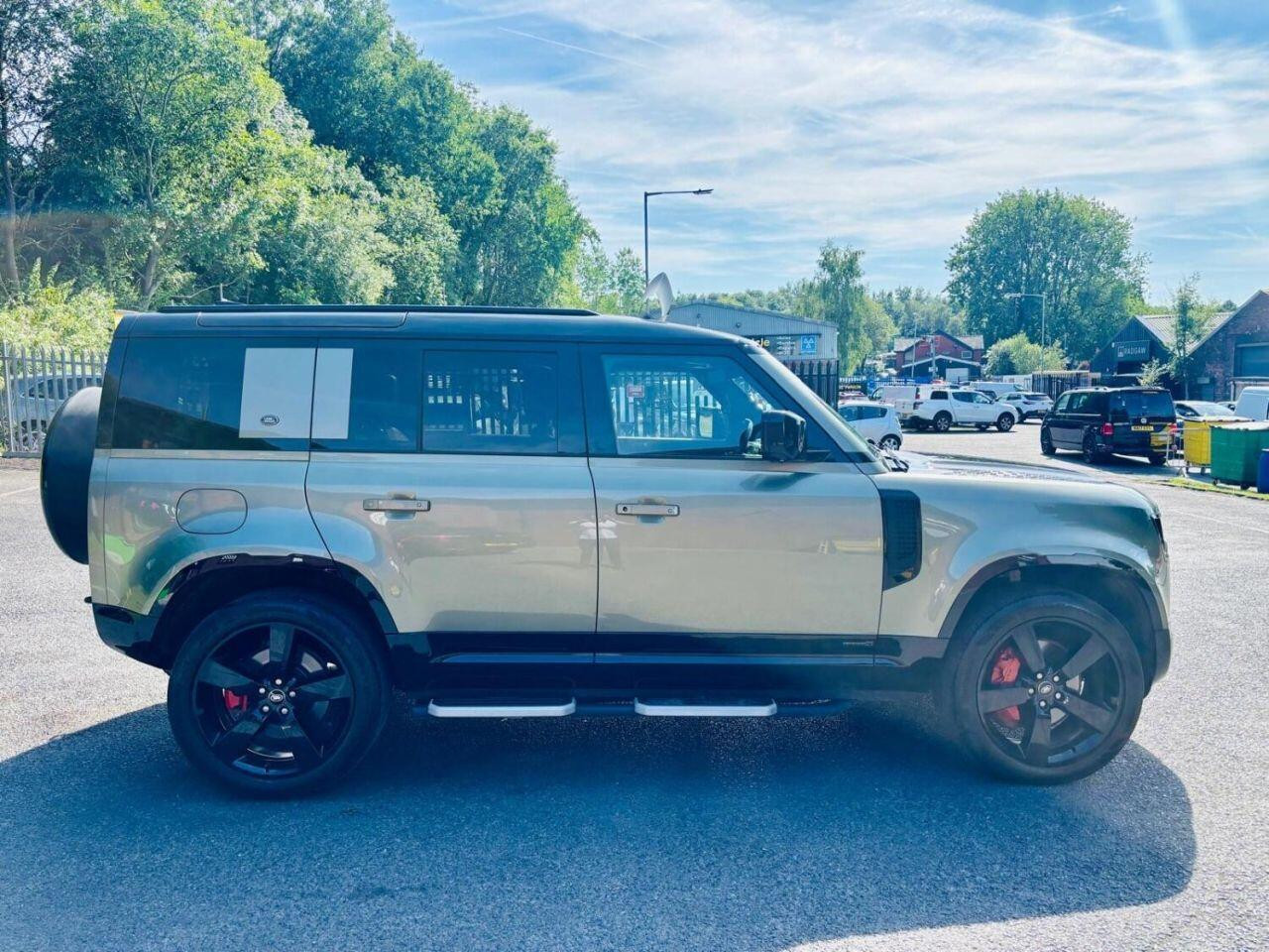 
                                                Voiture
                                                 Land Rover Defender 3.0 P400 MHEV X SUV 5dr Petrol Auto 4WD Euro 6 (s/s) (400 ps)