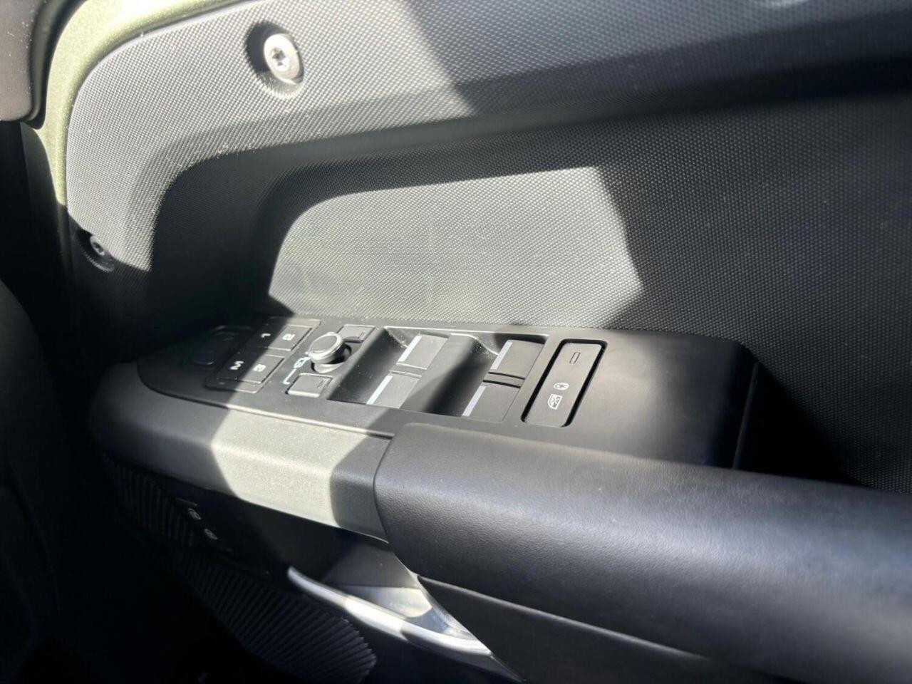 
                                                Voiture
                                                 Land Rover Defender 3.0 P400 MHEV X SUV 5dr Petrol Auto 4WD Euro 6 (s/s) (400 ps)