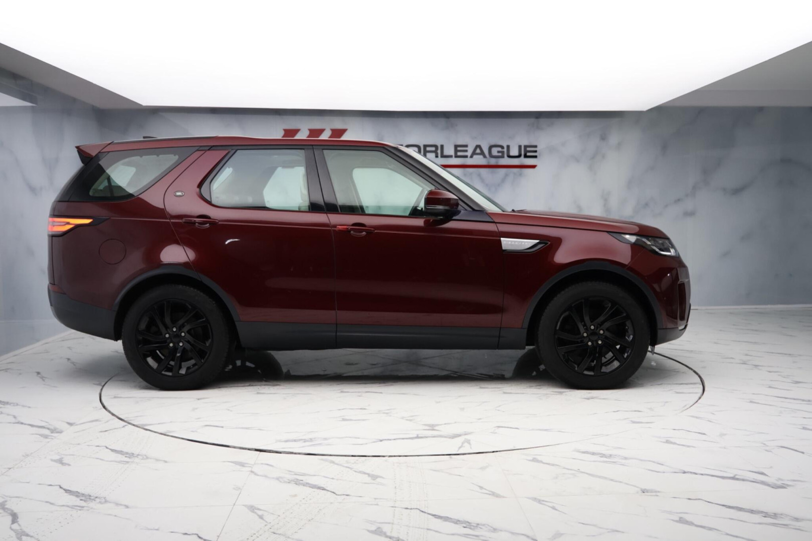 
                                                Voiture
                                                 Land Rover Discovery 2.0 SD4 HSE Auto 4WD Euro 6 (s/s) 5dr